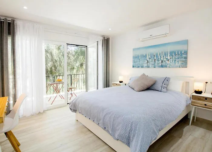Perfectly Located Beachside Apartment In Elviria Marbella