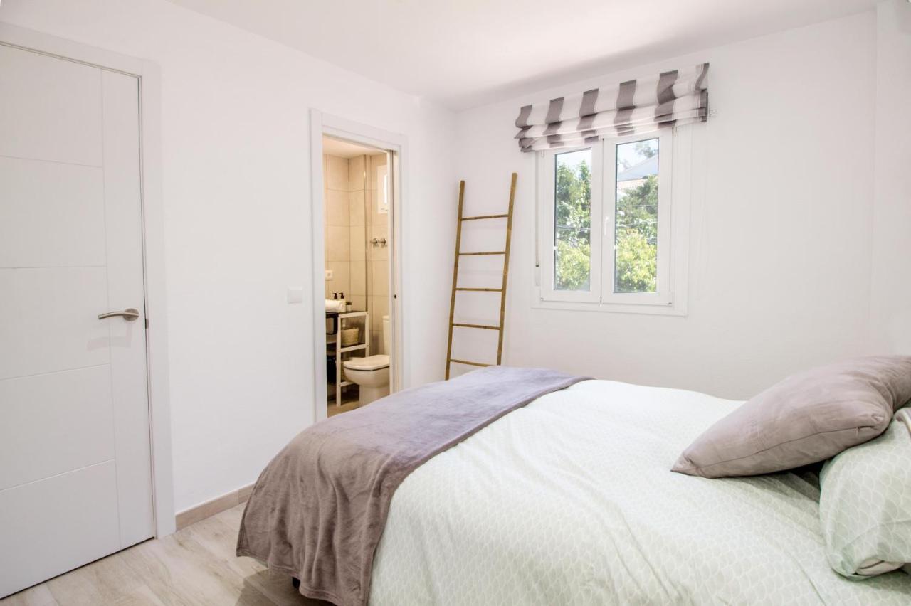 Perfectly Located Beachside In Elviria Apartment *