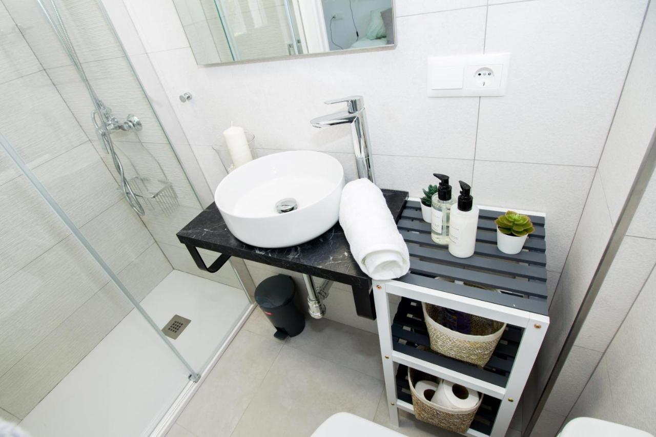 Perfectly Located Beachside In Elviria Apartment