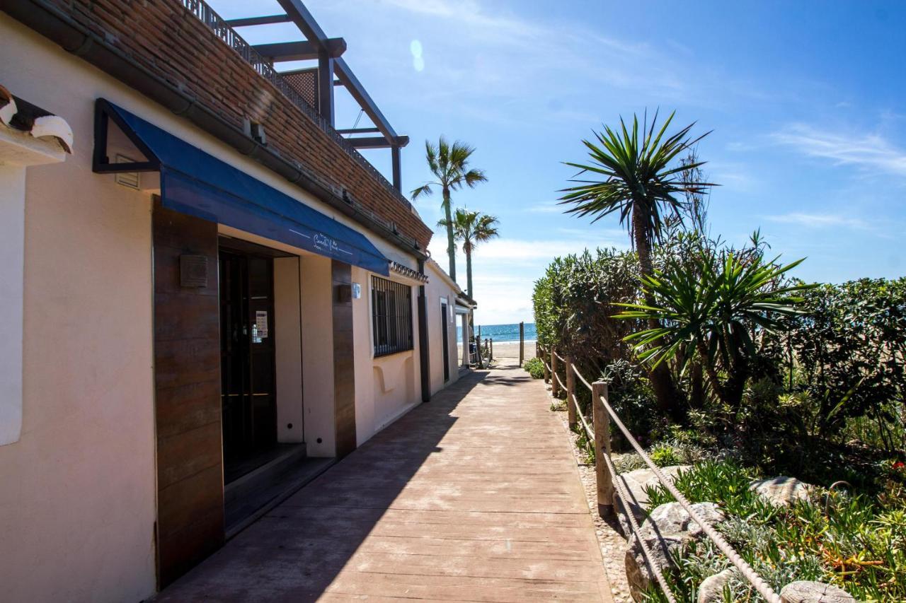 Perfectly Located Beachside In Elviria Apartment *