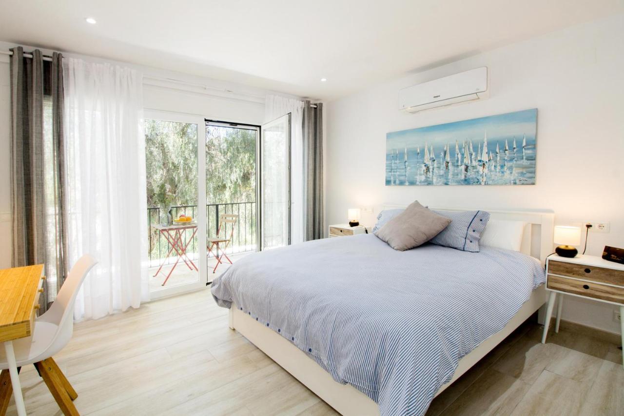 Perfectly Located Beachside In Elviria Apartment *